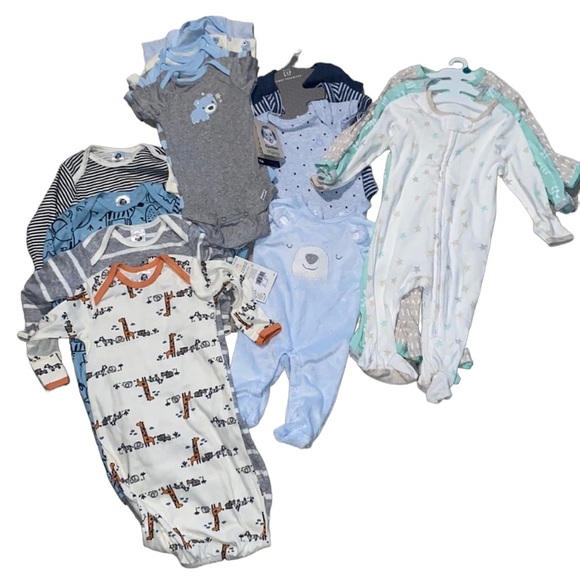 Gerber Other - Lot NWOT NWT baby clothes NB to 8 months